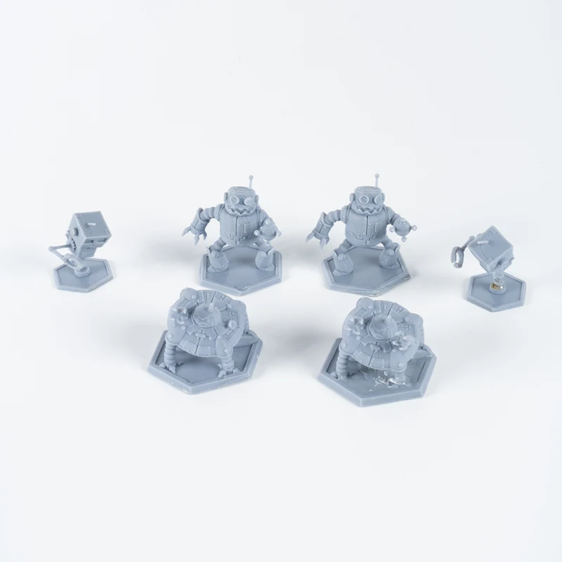 Petites figurines de dessins animés en plastique